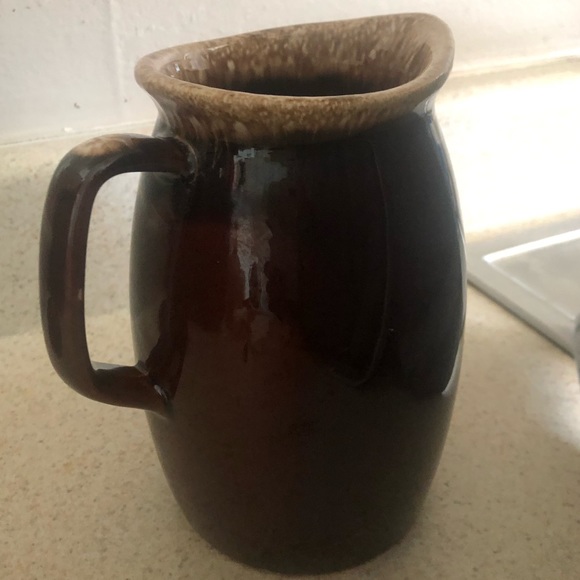 Hill brown drip pitcher - Picture 2 of 5